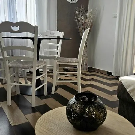 Iva Apartman *