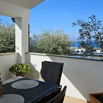 Apartman Iva *